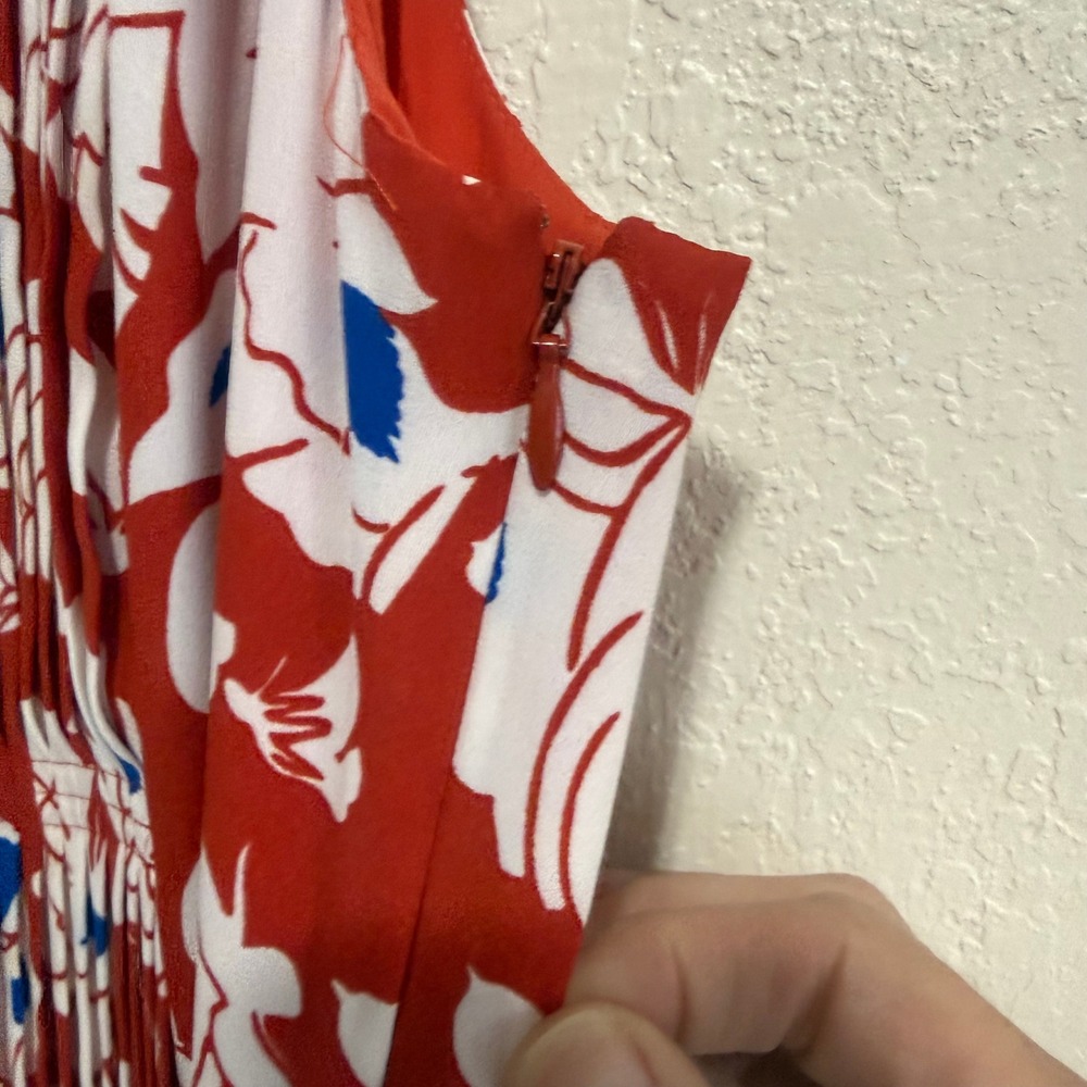 Banana Republic Red Floral Pleated V-Neck Sleeveless Dress Size 0 Mini Lined - Picture 4 of 15